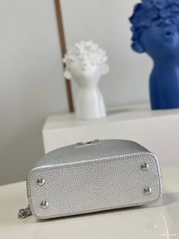 CAPUCINES VUITTON MINI LOUIS 0402